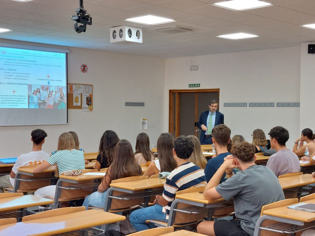 Rentrée étudiants cadre2 université de Séville 2023 formation binationale FMA Colmar