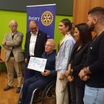 Remise du don par le rotary club Colmar à l'APF France handicap. Faculté de marketing et d'Agrosciences, campus Grillenbreit, Colmar